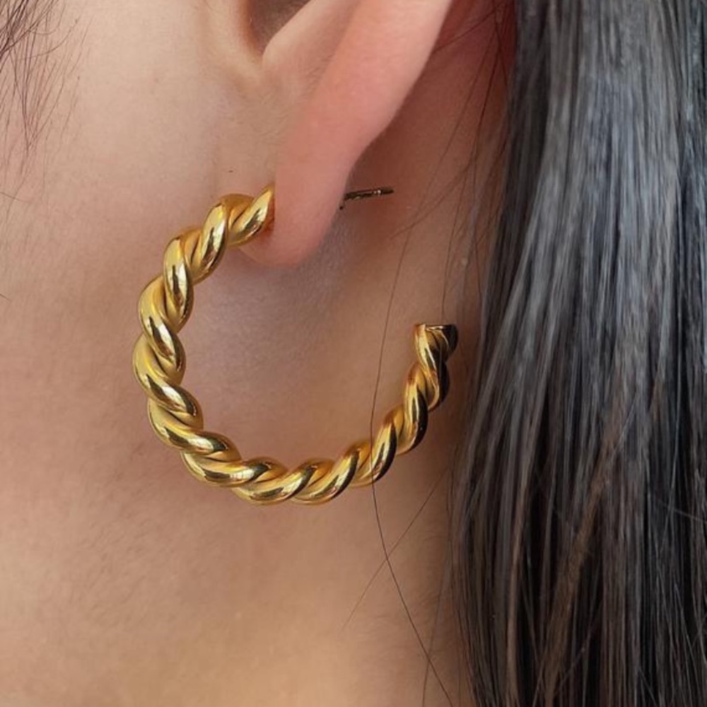 14k Gold Twisted Minimalist Hoop Earrings - Picture 5 of 8